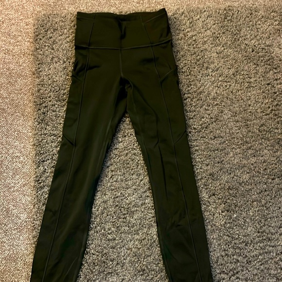 Lululemon leggings Olive green size 2 - Picture 1 of 3
